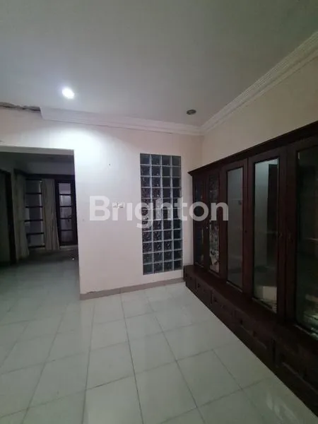 image RUMAH LEGENDA WISATA CIBUBUR (4)