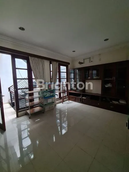 image RUMAH LEGENDA WISATA CIBUBUR (3)