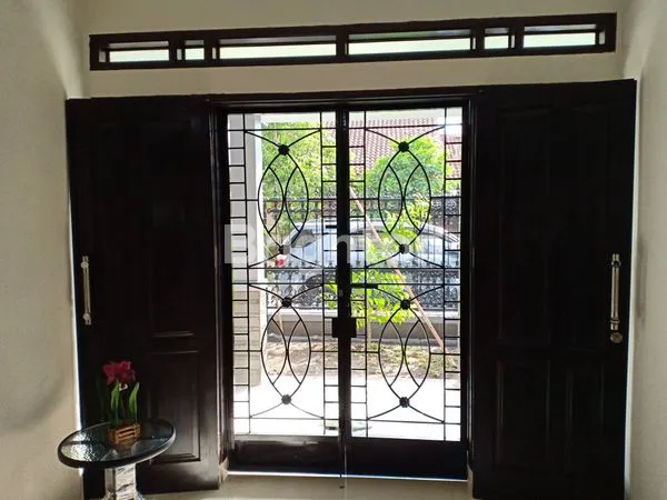 image RUMAH 2 LANTAI YG CANTIK DAN MINIMALIS. COCOK UNTUK RUMAH TINGGAL, KANTOR ATAU RUMAH KOST (3)