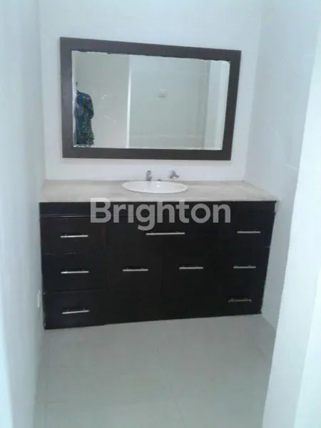 image RUMAH 2 LANTAI YG CANTIK DAN MINIMALIS. COCOK UNTUK RUMAH TINGGAL, KANTOR ATAU RUMAH KOST (5)