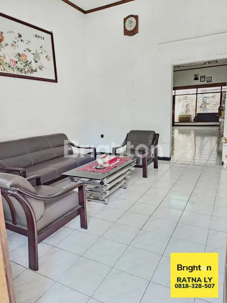 image RUMAH MEWAH LT 300M² DI SURABAYA (1)