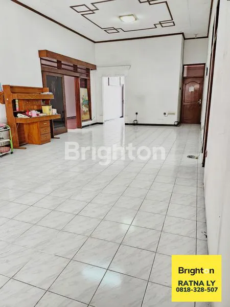 image RUMAH MEWAH LT 300M² DI SURABAYA (3)
