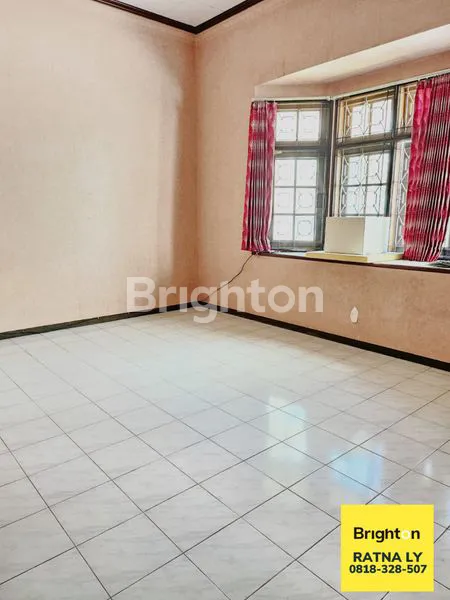 image RUMAH MEWAH LT 300M² DI SURABAYA (4)