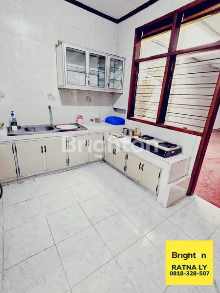 image RUMAH MEWAH LT 300M² DI SURABAYA (5)