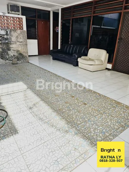 image RUMAH MEWAH LT 300M² DI SURABAYA (6)