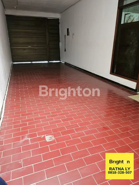 image RUMAH MEWAH LT 300M² DI SURABAYA (8)