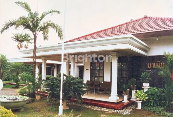 image RUMAH LUAS DAN KOKOH MODEL BELANDA DI KOTA MALANG (3)