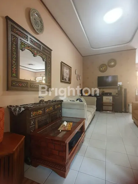 image RUMAH STRATEGIS DALAM KOMPLEK DEKAT STASIUN MRT DAN POOL BUS LEBAK BULUS JAKARTA SELATAN (2)