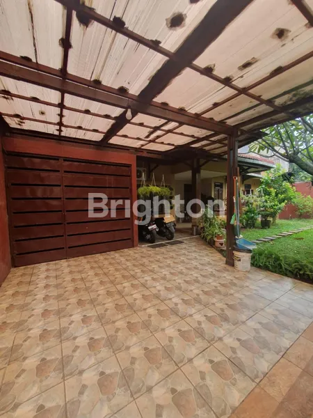 image RUMAH STRATEGIS DALAM KOMPLEK DEKAT STASIUN MRT DAN POOL BUS LEBAK BULUS JAKARTA SELATAN (1)