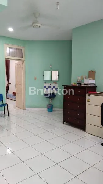 image RUMAH 2LT SIAP HUNI DI KELAPA GADING, ROW 3 MOBIL, BEBAS BANJIR (5)