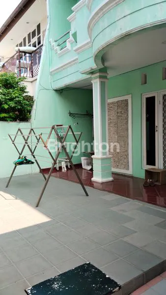 image RUMAH 2LT SIAP HUNI DI KELAPA GADING, ROW 3 MOBIL, BEBAS BANJIR (8)