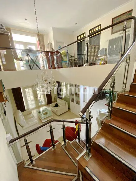 image RUMAH 2 LANTAI FULL FURNISHED AREA WIYUNG, SURABAYA (2)