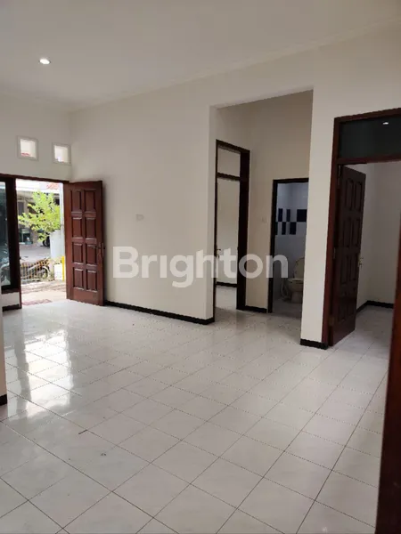 image RUMAH TERMURAH CITRALAND BUKIT PALMA SIAP HUNI SURABAYA BARAT (2)
