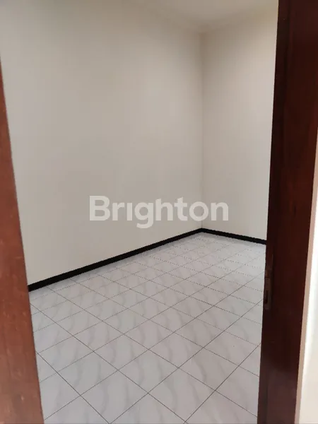 image RUMAH TERMURAH CITRALAND BUKIT PALMA SIAP HUNI SURABAYA BARAT (5)