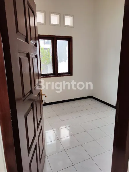 image RUMAH TERMURAH CITRALAND BUKIT PALMA SIAP HUNI SURABAYA BARAT (7)