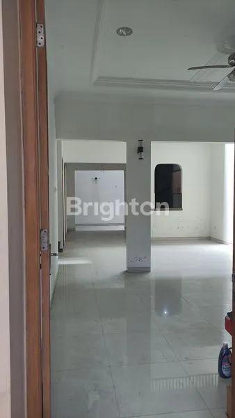 image RUMAH BARU 3 LANTAI DI PASAR KLIWON (2)