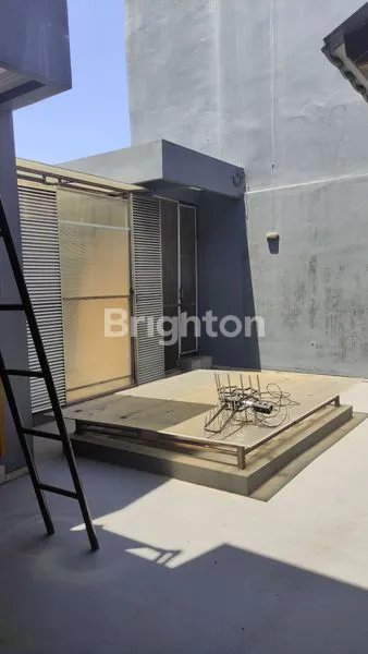 image RUMAH BARU 3 LANTAI DI PASAR KLIWON (6)