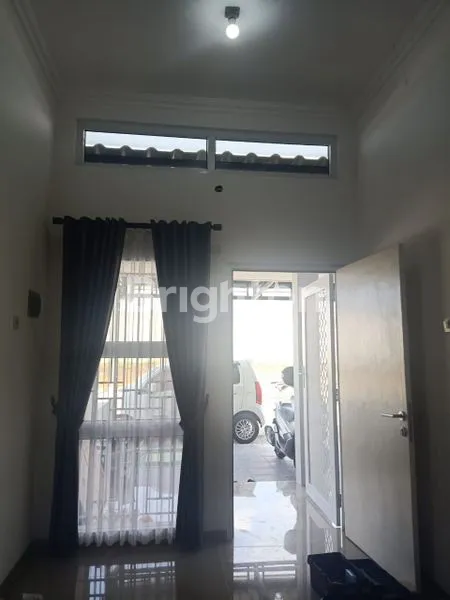 image DIJUAL RUMAH SIAP HUNI TANPA RENOVCLUSTER G PLAMONGAN INDAH (2)