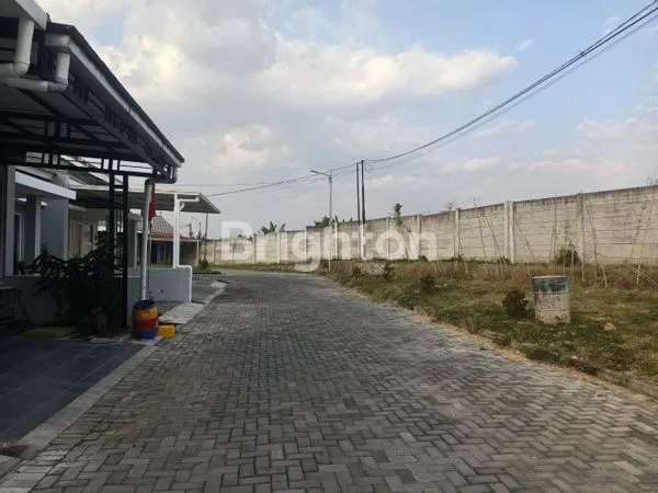 image DIJUAL RUMAH SIAP HUNI TANPA RENOVCLUSTER G PLAMONGAN INDAH (8)