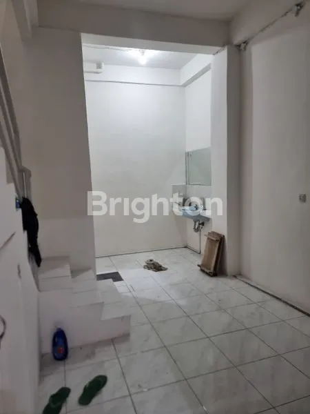 image RUMAH 3 LANTAI JELAMBAR - JAKARTA BARAT (1)