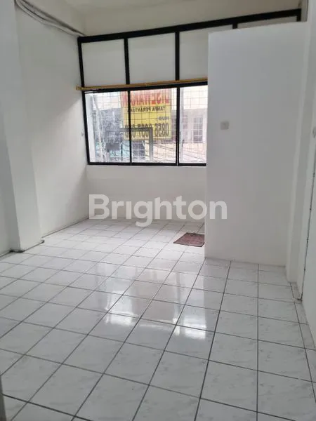 image RUMAH 3 LANTAI JELAMBAR - JAKARTA BARAT (6)