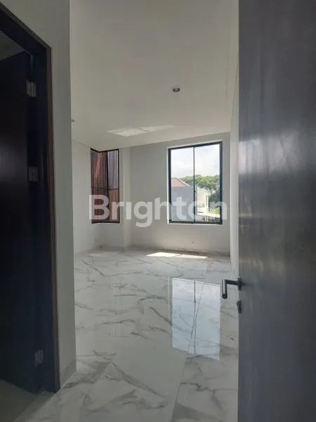 image HUNIAN RUMAH 2 LANTAI DI SELATAN JAKARTA  (3)