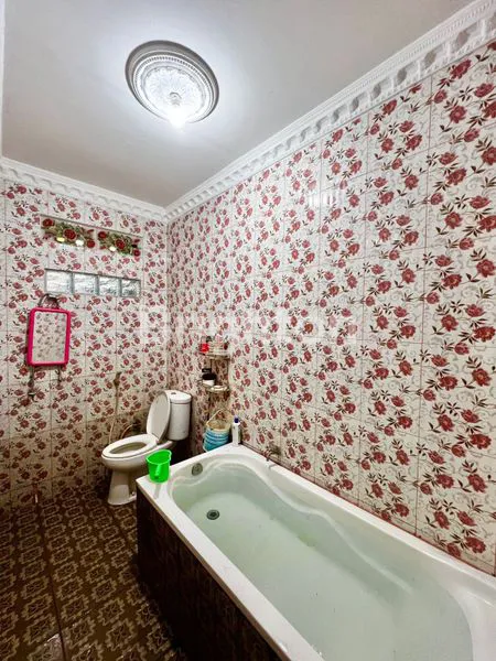 image RUMAH CANTIK DENGAN BONUS TAMAN ASRI,,,, (5)