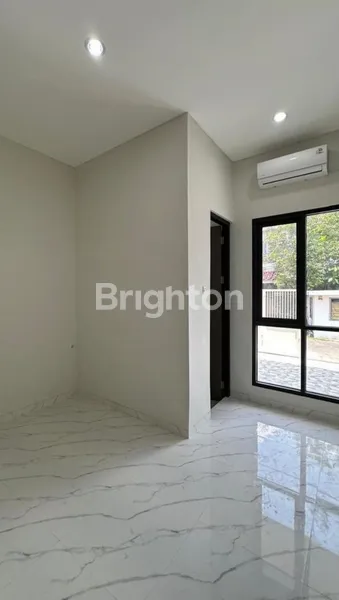 image RUMAH SUDUT MEDOKAN ASRI 2 LANTAI (2)