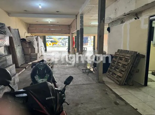 TOKO 2 PINTU RAWAMANGUN ( TK 610 S)