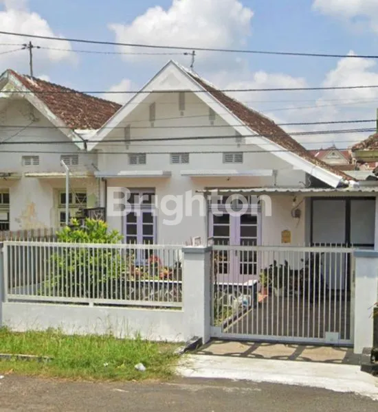 Gambar Property RUMAH KELUARGA MODEL BELANDA TERAWAT DI KOTA MALANG
