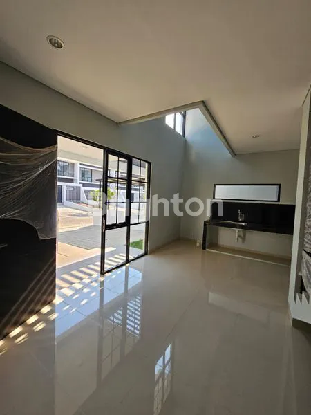 image RUMAH BARU + SMART HOME  BELOM PERNAH DI  TEMPAT THE MILES BCB CITY (2)