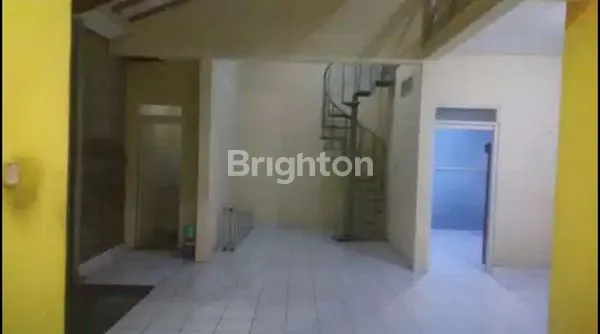 image RUMAH 2 LANTAI PERUMAHAN SAMBIROTO  KEDUMGMUNDU (2)