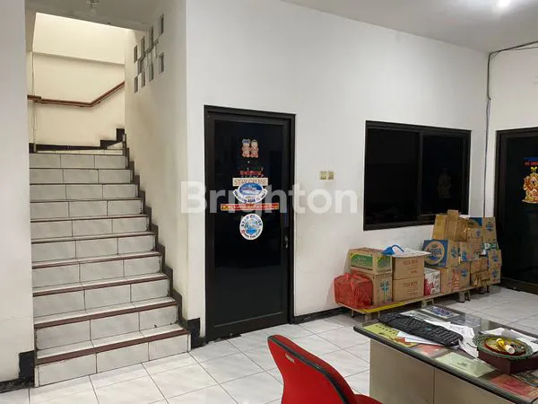 image RUMAH KANTOR 2 LT TERAWAT TENGAH KOTA SURABAYA (4)
