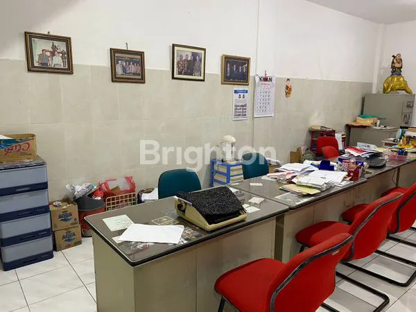 image RUMAH KANTOR 2 LT TERAWAT TENGAH KOTA SURABAYA (5)