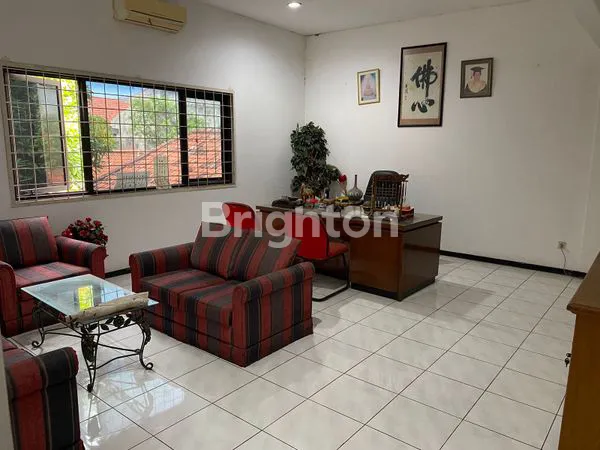 image RUMAH KANTOR 2 LT TERAWAT TENGAH KOTA SURABAYA (7)