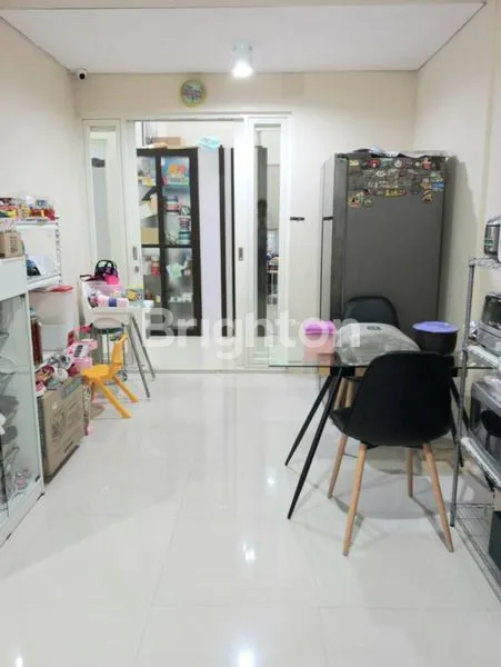 image RUMAH DIJUAL SEMI FURNITURE TERAWAT SIAPHUNI LINGKUNGAN KAMPUS UB MALANG (2)