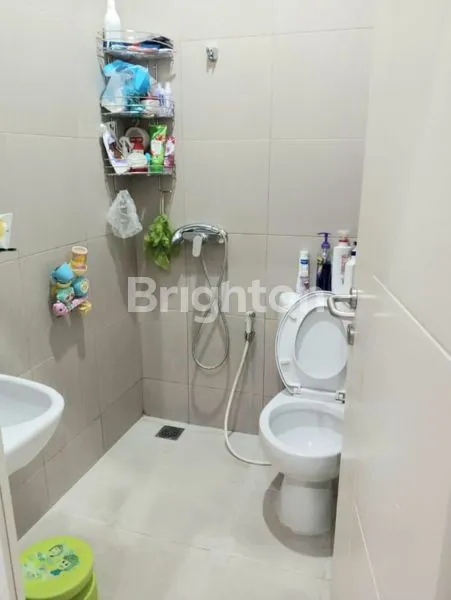 image RUMAH DIJUAL SEMI FURNITURE TERAWAT SIAPHUNI LINGKUNGAN KAMPUS UB MALANG (6)