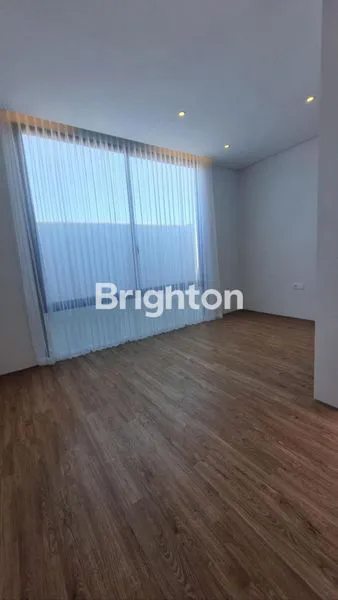 image SUTOREJO. NEW HOUSE. FUTURISTIK FULL FURNITURE. BAWA KOPER SAJA (6)