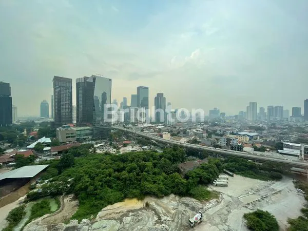 image APARTEMEN FURNISHED SIAP HUNI NEWTON 1 CIPUTRA KUNINGAN JAKARTA SELATAN (5)