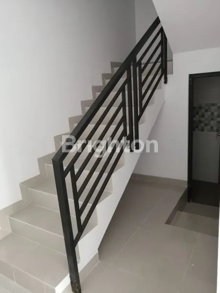 image RUMAH TAMAN RATU DURI KEPA DEKAT GREEN VILLE RAYA JAKARTA BARAT-3 LANTAI & RUMAH BARU (2)