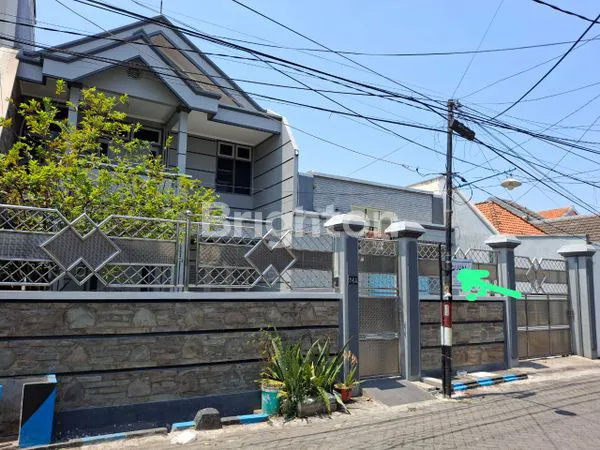 image RUMAH BESAR TENGAH KOTA DI PETEMON COCOK UNTUK KANTOR MESS KARYAWAN SIAP PAKAI LUAS 454 DEKAT BANYU URIP TIDAR DEMAK PASAR KEMBANG FULL FURNISHED + ELEKTRONIK (2)