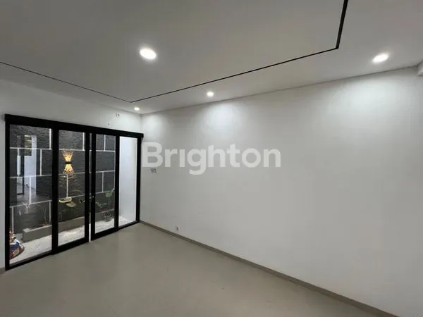 image RUMAH 2LANTAI BARU GRESSS SELANGKAH RAYA MERR (8)