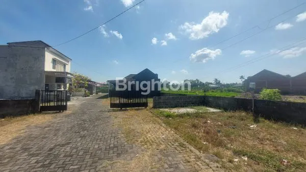 image PERUMAHAN MODERN MINIMALIS DENGAN MATERIAL YANG BERKUALITAS (7)