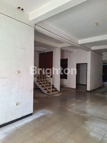 image MAKAM PENELEH NOL JALAN RAYA LOKASI STRATEGIS DEKAT UNDAAN, JAGALAN, AMBENGAN, JAGUNG SUPRAPTO (4)