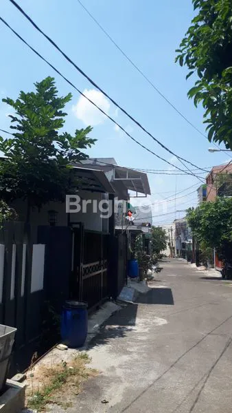 image RUMAH 5 MENIT KE STASIUN CITAYAM 2 LANTAI TERAWAT LOKASI STRATEGIS PERMATA DEPOK (2)