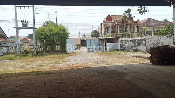 DISEWAKAN TANAH+GUDANG +RUMAH