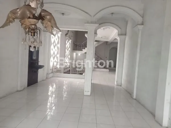 image DIJUAL RUMAH 3 LANTAI, ADA SARANG BURUNG WALET NYA (3)