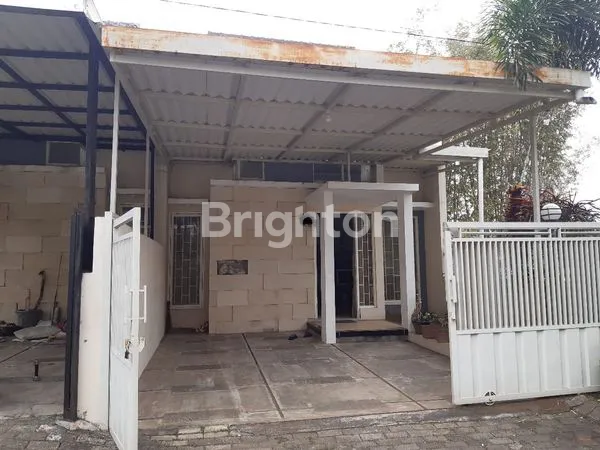 image RUMAH DENGAN HUNIAN NYAMAN DI AREA PERUMAHAN TASIKMADU (1)