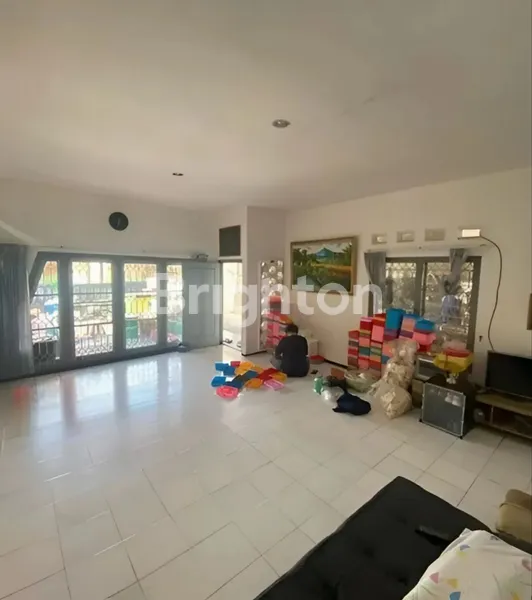 image RUMAH PUCANG ANOM COCOK UNTUK USAHA, STRATEGIS DEKAT NGAGEL, RAYA MANYAR (3)