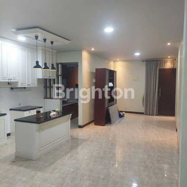 image RUMAH KOTA WISATA CIBUBUR 2 LANTAI TERAWAT NEGO SAMPAI DEAL (5)